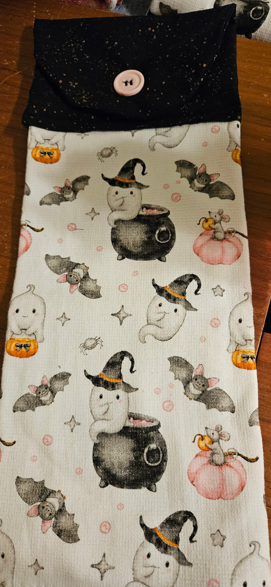 Cauldron ghosty